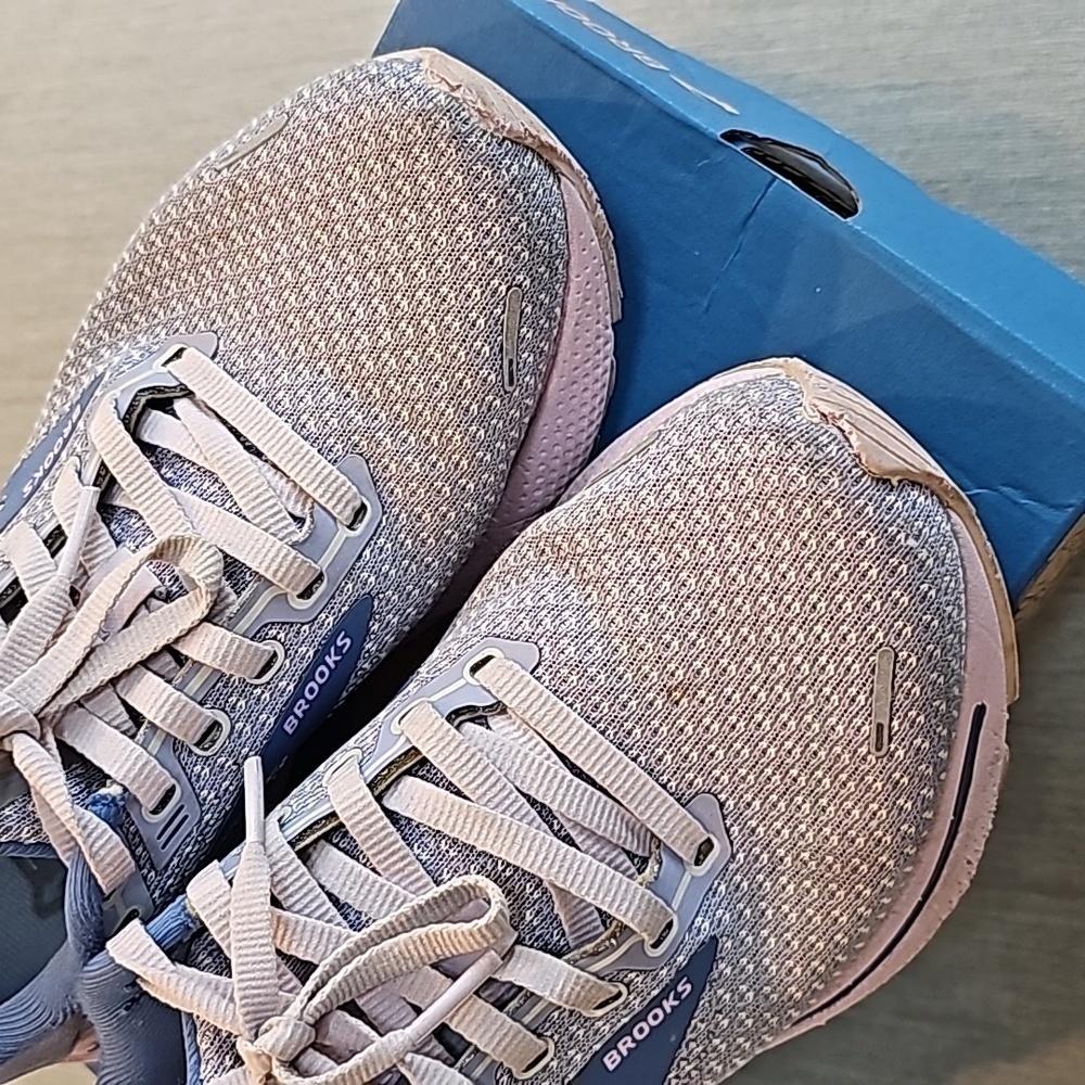 Brooks sneakers - Picture 5 of 8